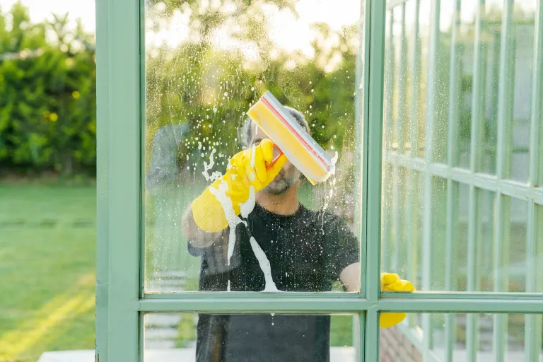 Navigating Post-Construction Cleaning Challenges in New Homes